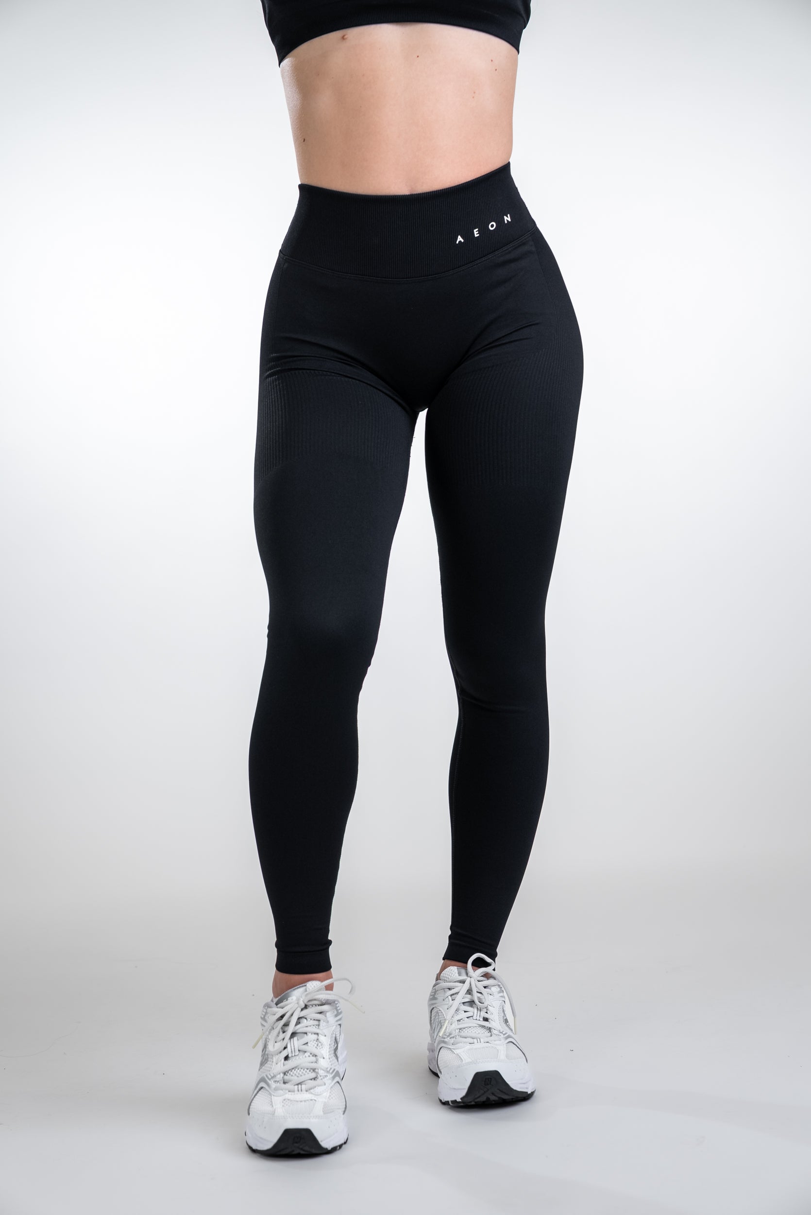 DEFINE V-BACK SCRUNCH LEGGINGS
