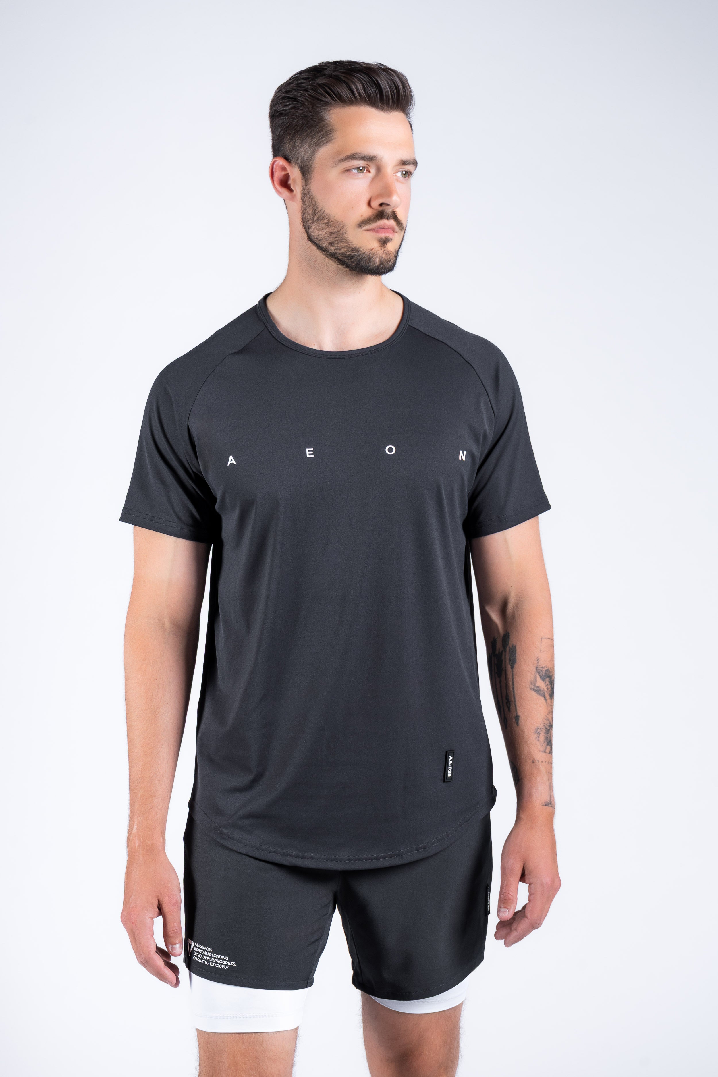 ICON PERFORMANCE TEE