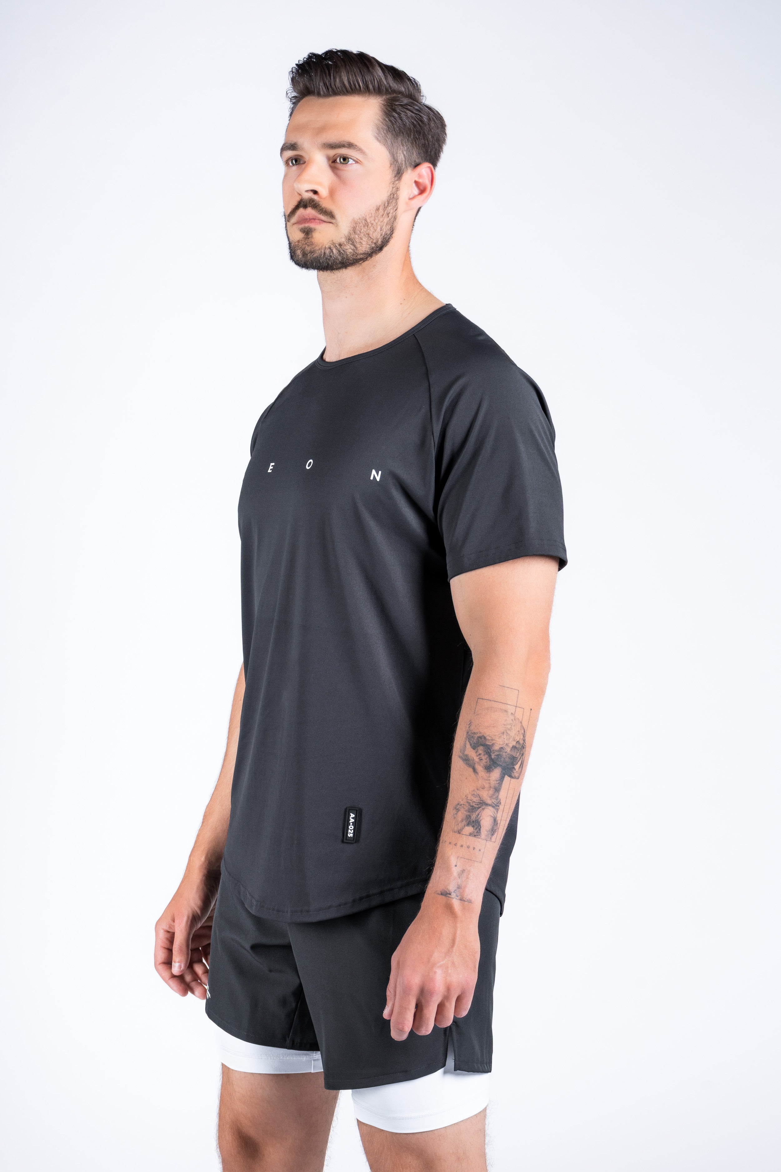 ICON PERFORMANCE TEE