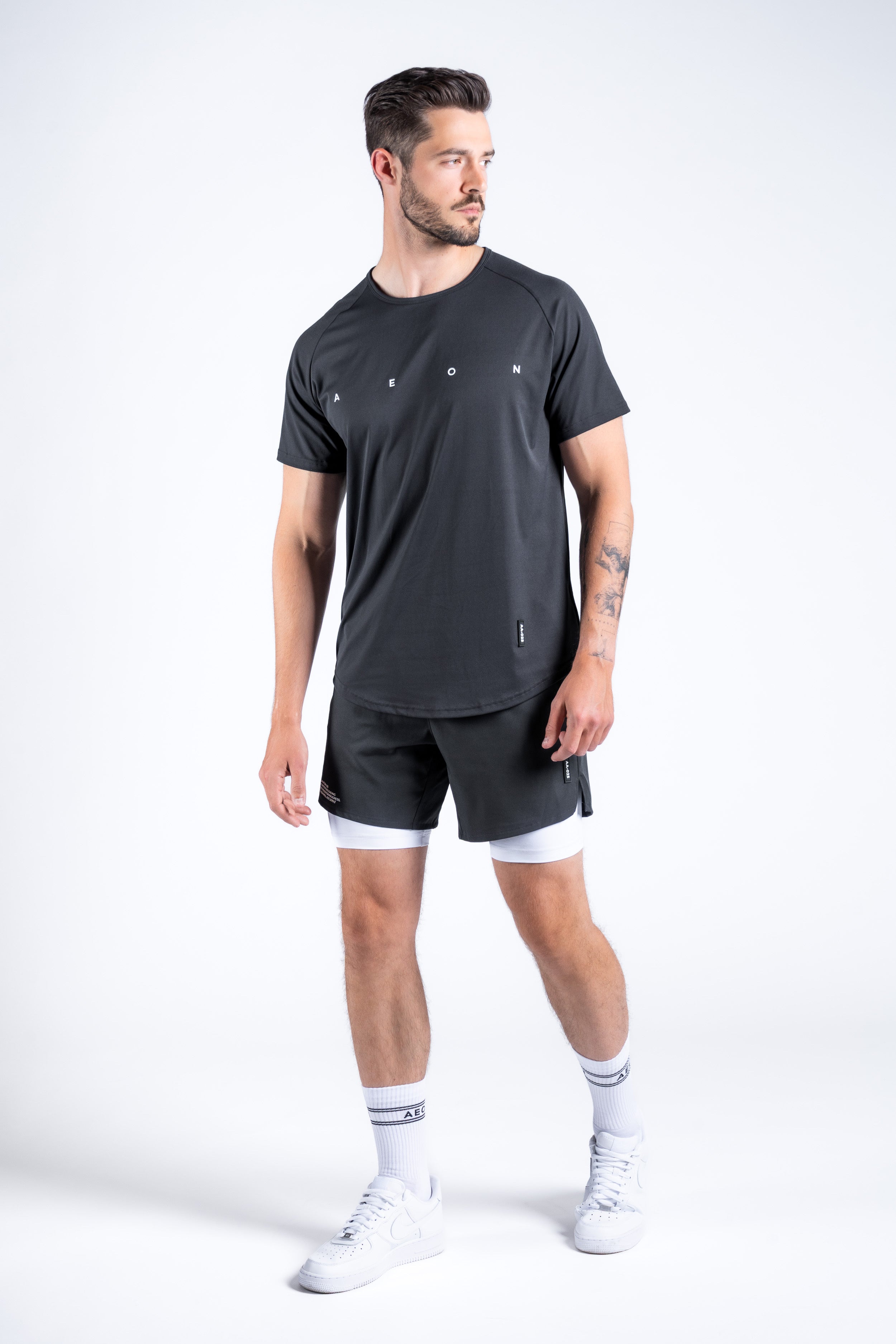 ICON PERFORMANCE TEE