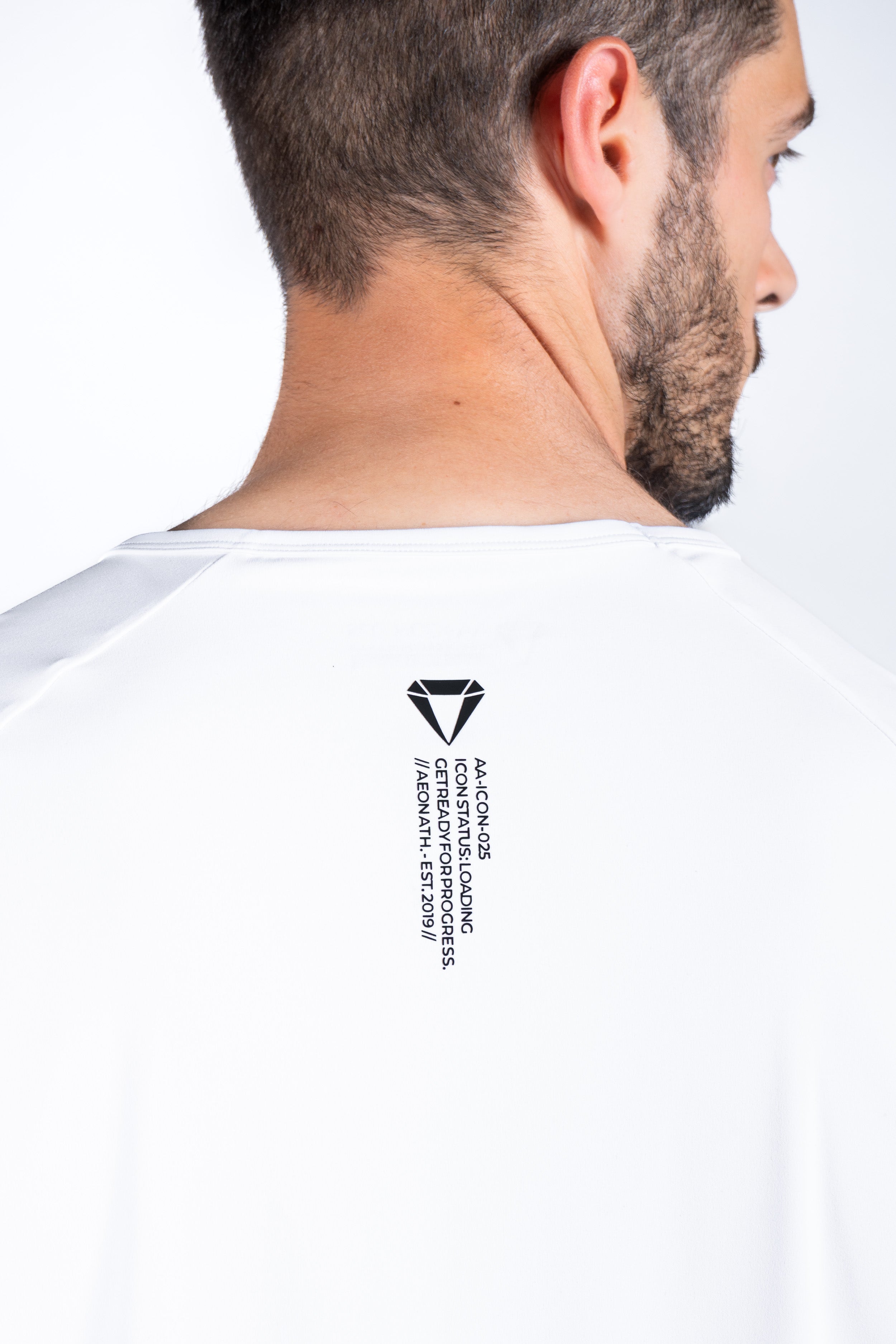 ICON PERFORMANCE TEE
