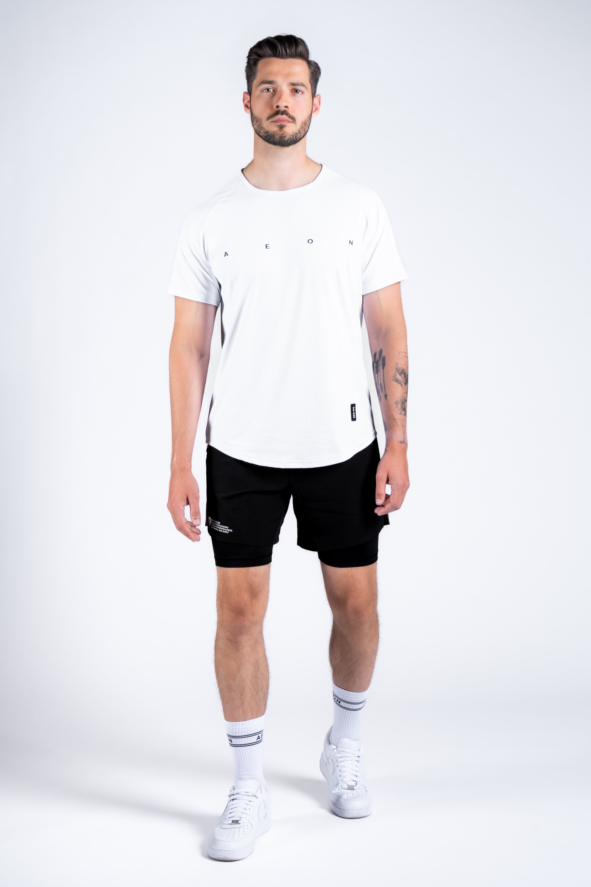 ICON PERFORMANCE TEE