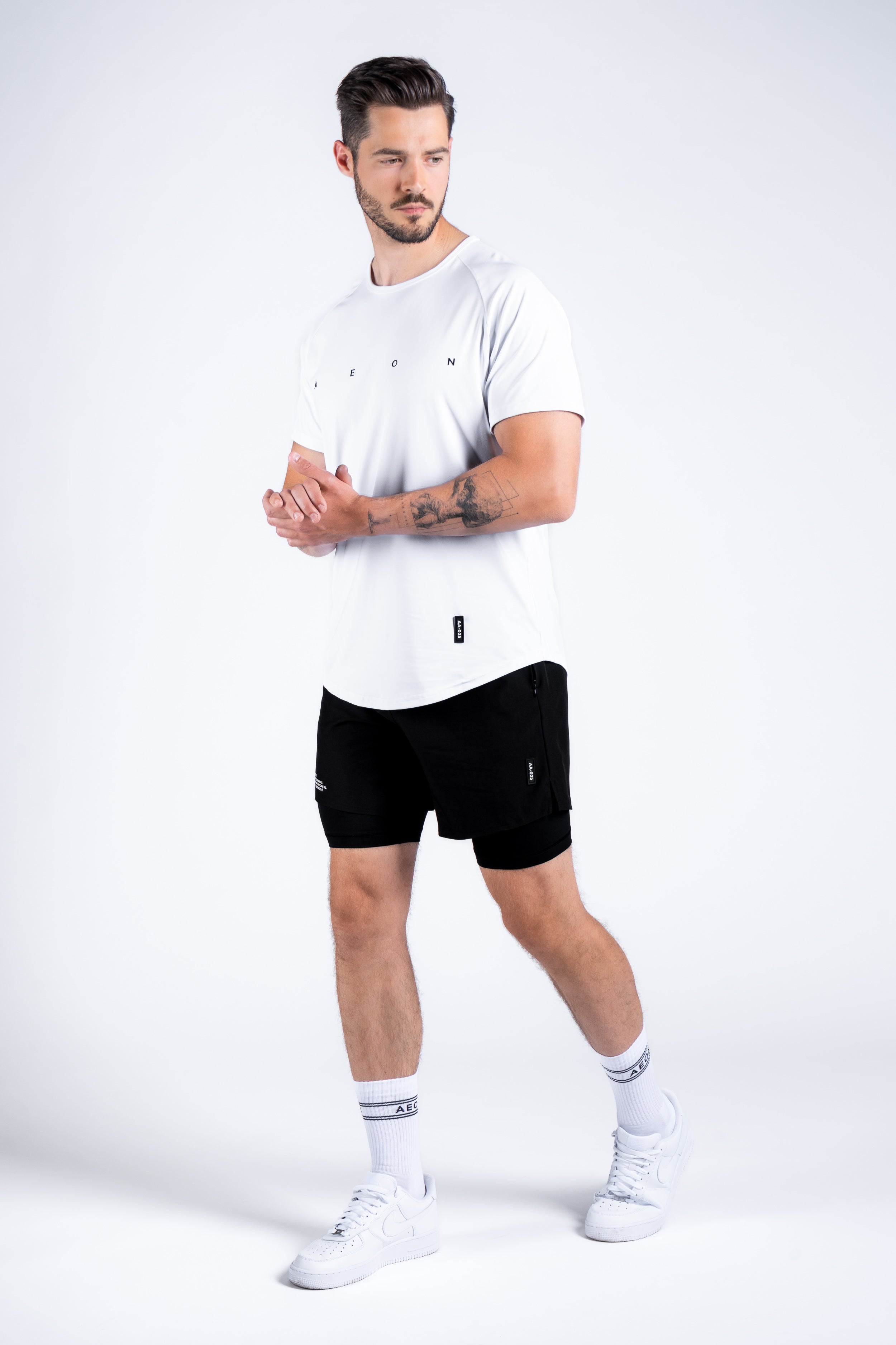 ICON PERFORMANCE TEE