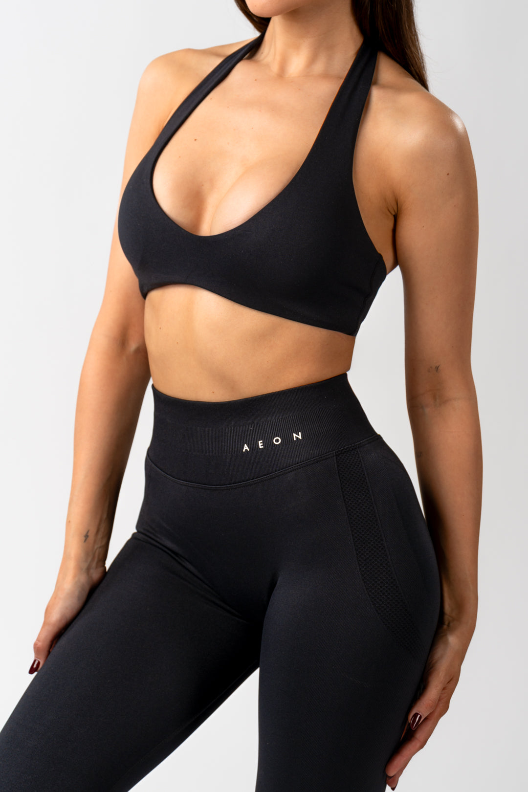 MOTION SEAMLESS HALTER NECK BRA V2