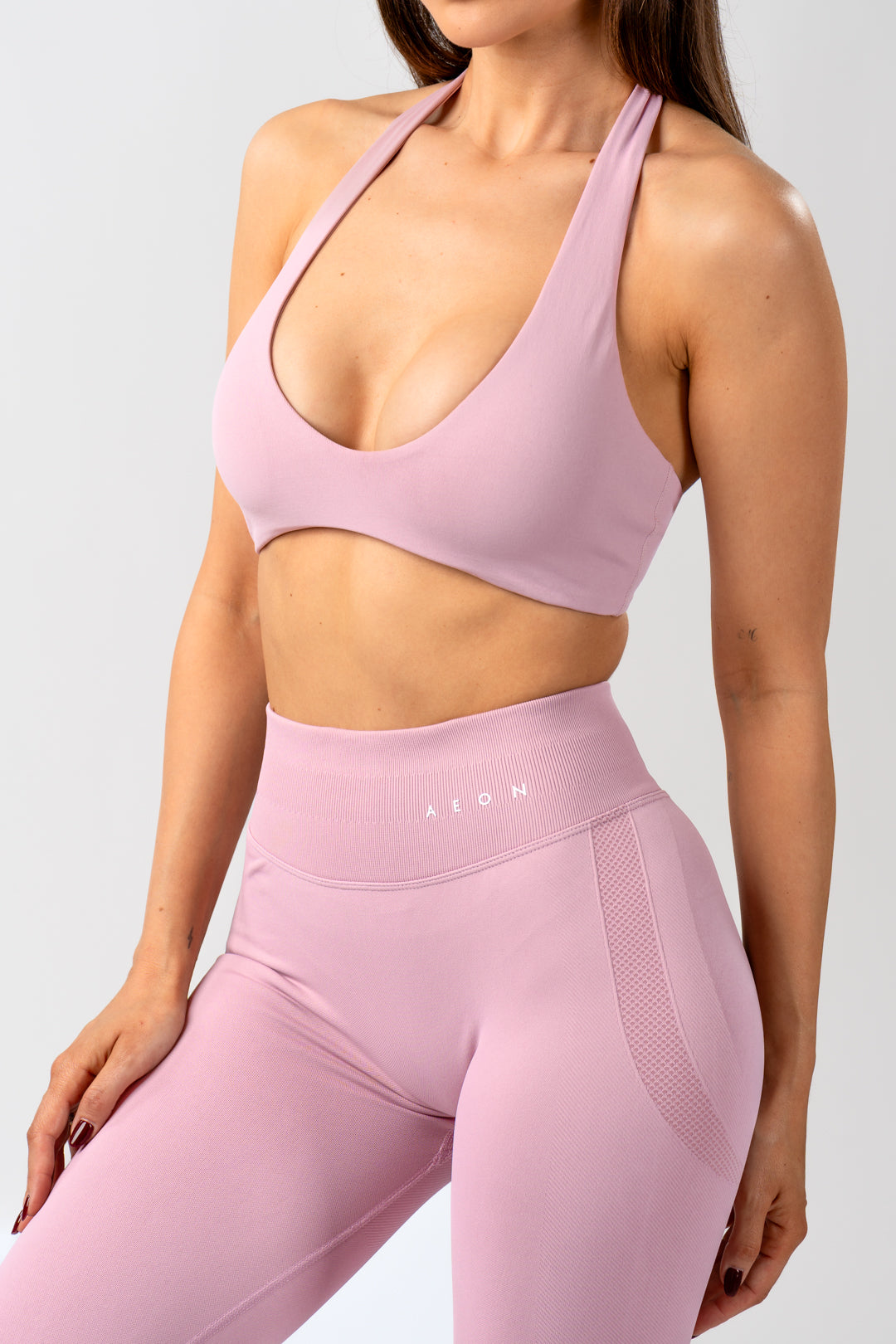 MOTION SEAMLESS HALTER NECK BRA V2