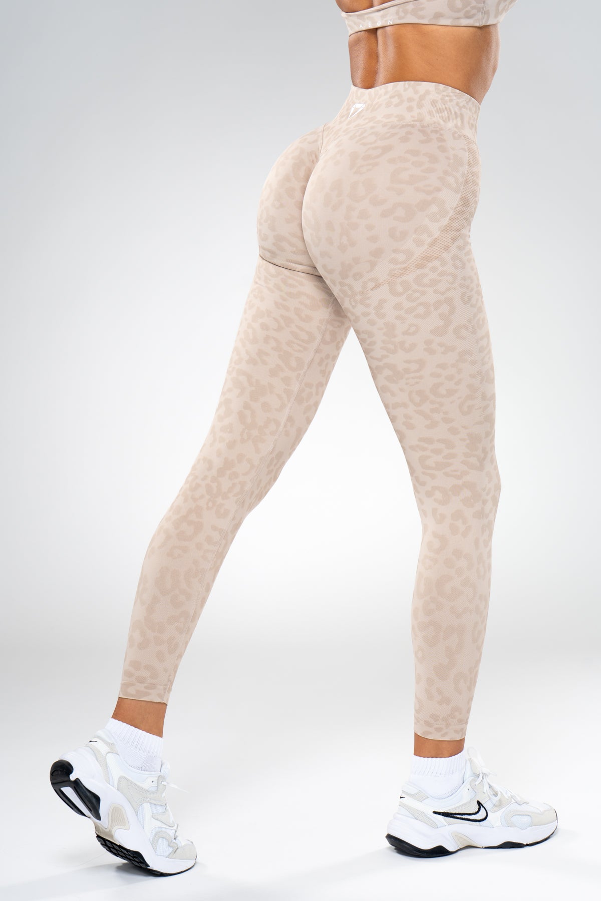 MOTION LEO MID WAIST SCRUNCH LEGGINGS V2