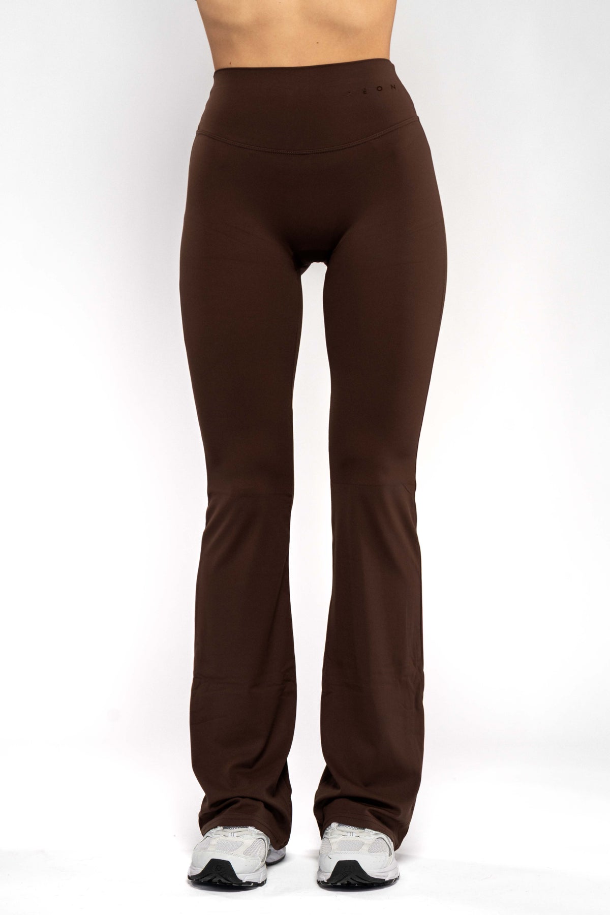 SECOND SKIN V-BACK SCRUNCH FLARED LEGGINGS