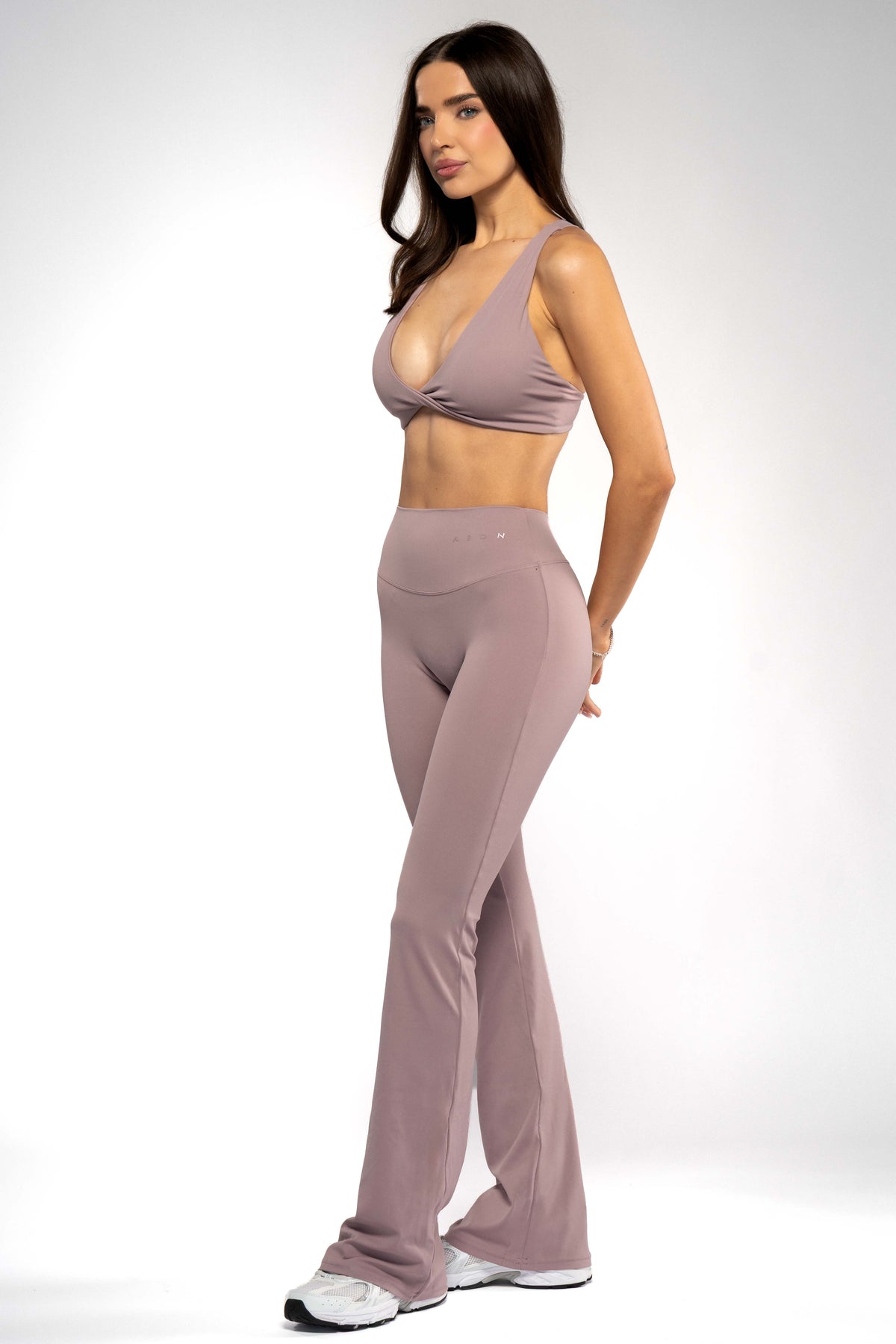SECOND SKIN V-BACK SCRUNCH FLARED LEGGINGS