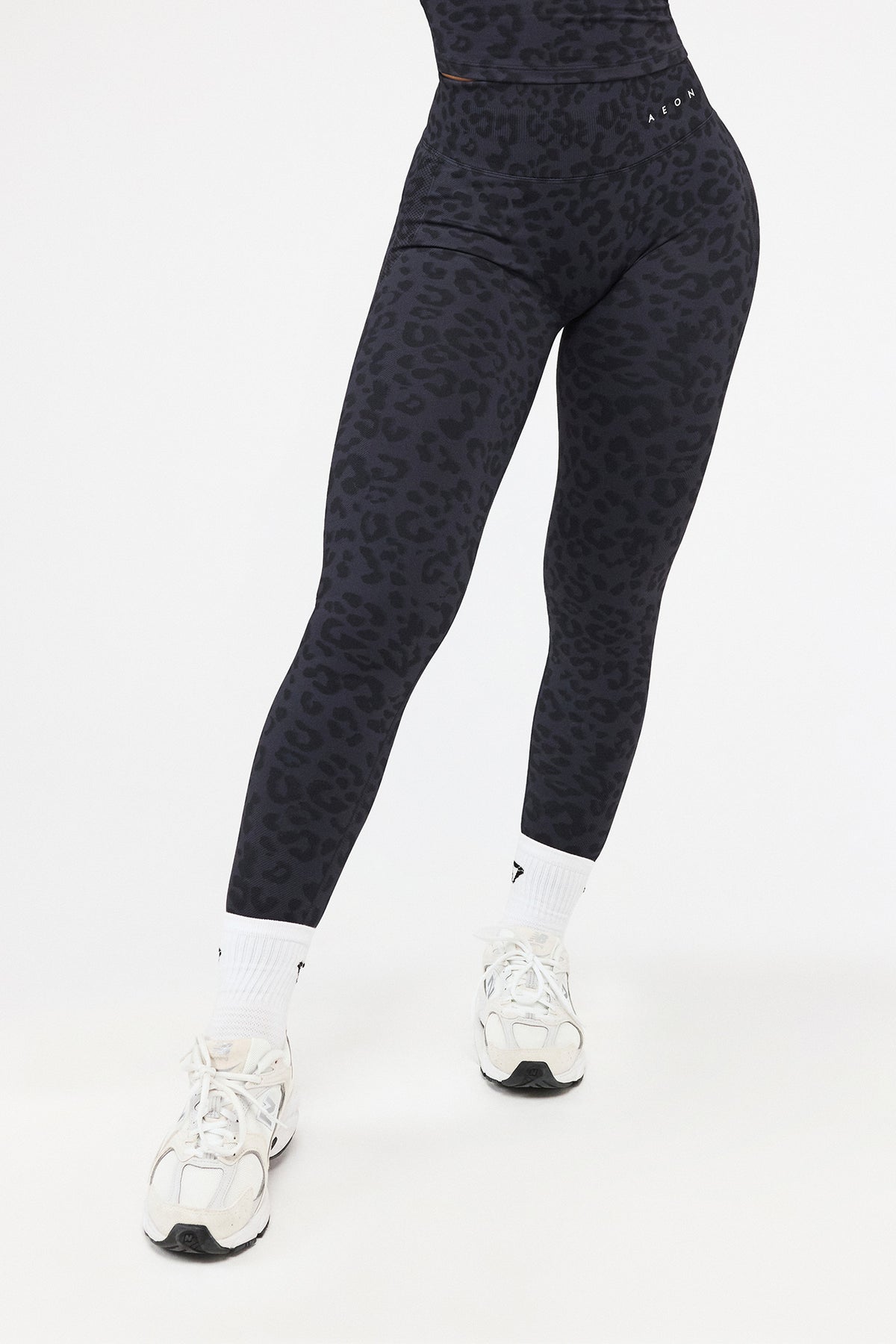 MOTION LEO MID WAIST SCRUNCH LEGGINGS V2