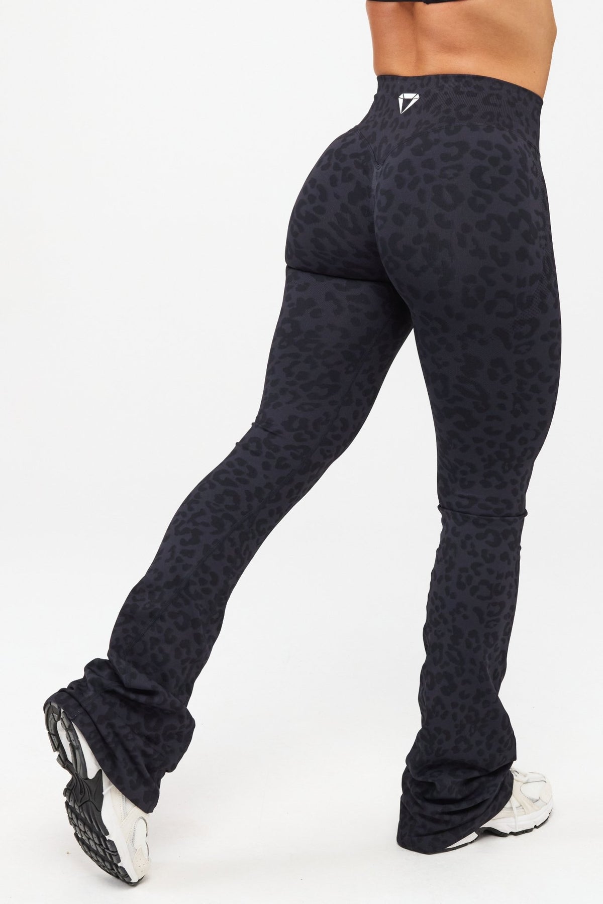 MOTION LEO MID WAIST SCRUNCH FLARED LEGGINGS V2