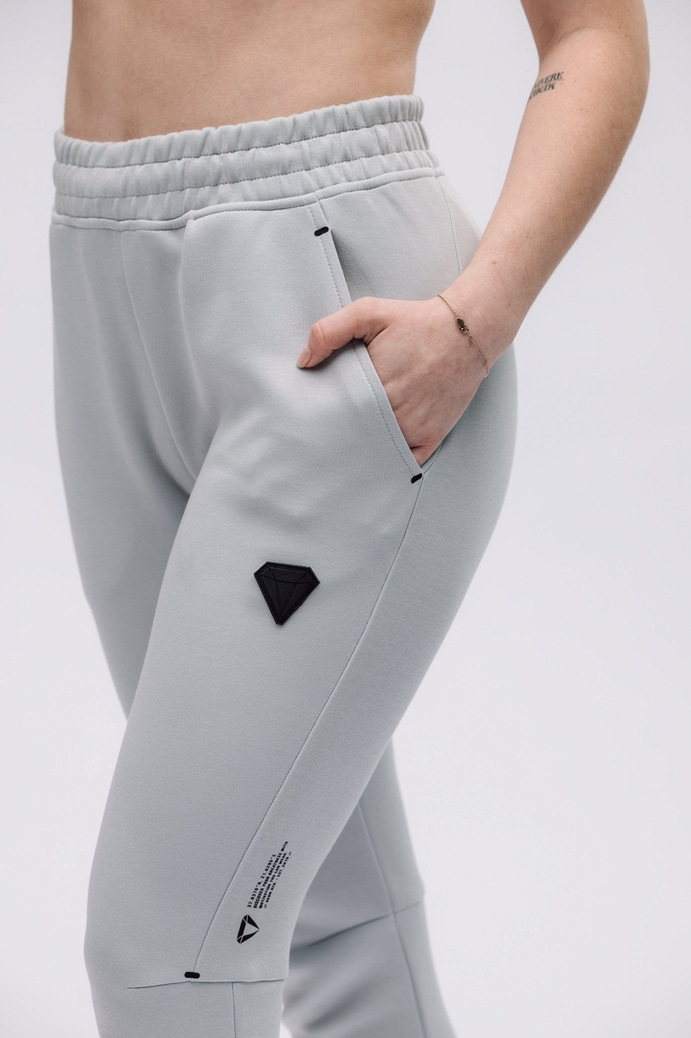 TECHPRO WOMENS TRACKSUIT BUNDLE - WOLF GREY (2 - PIECE) - Aeon Athletics