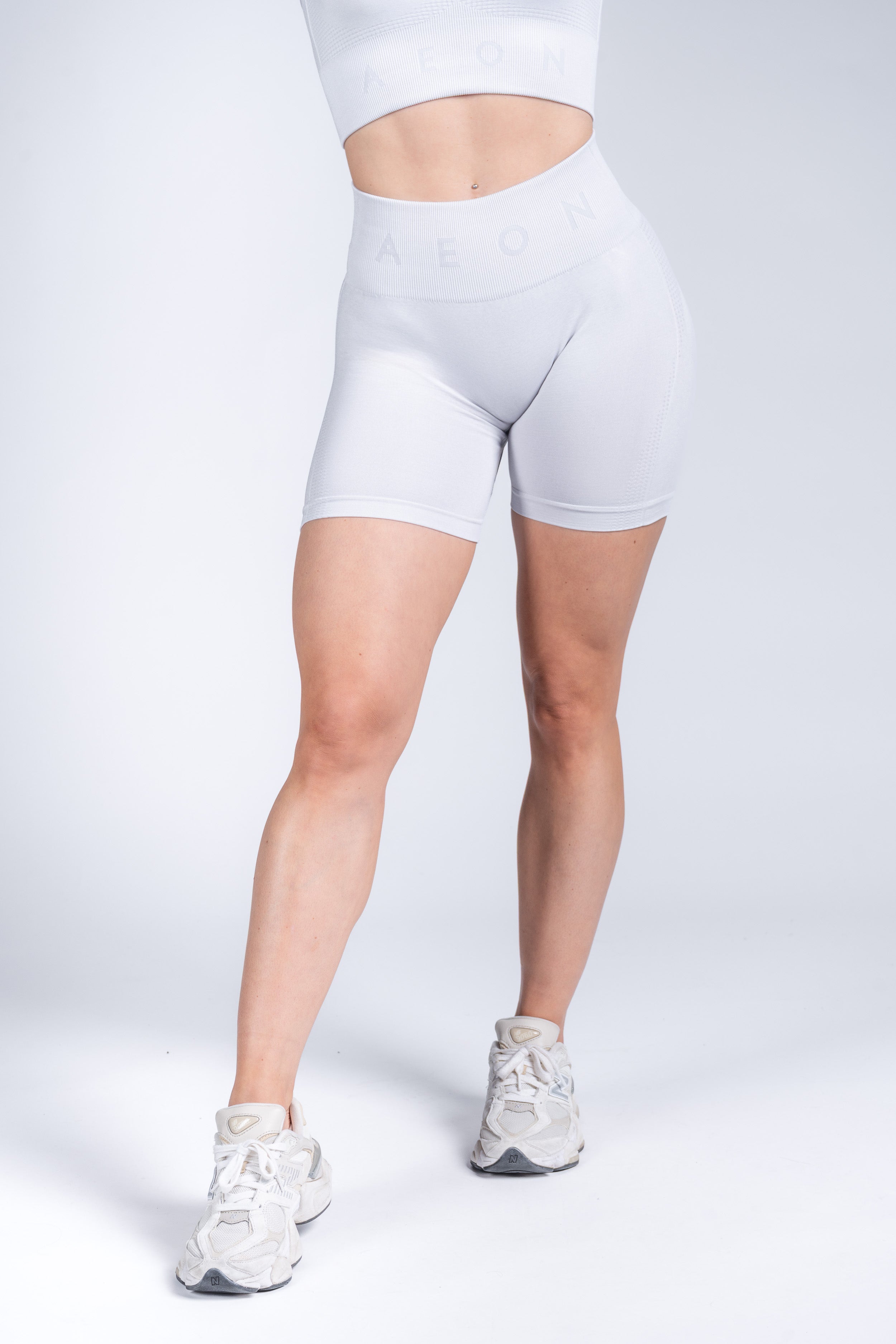 ELEVATE SEAMLESS SHORTS