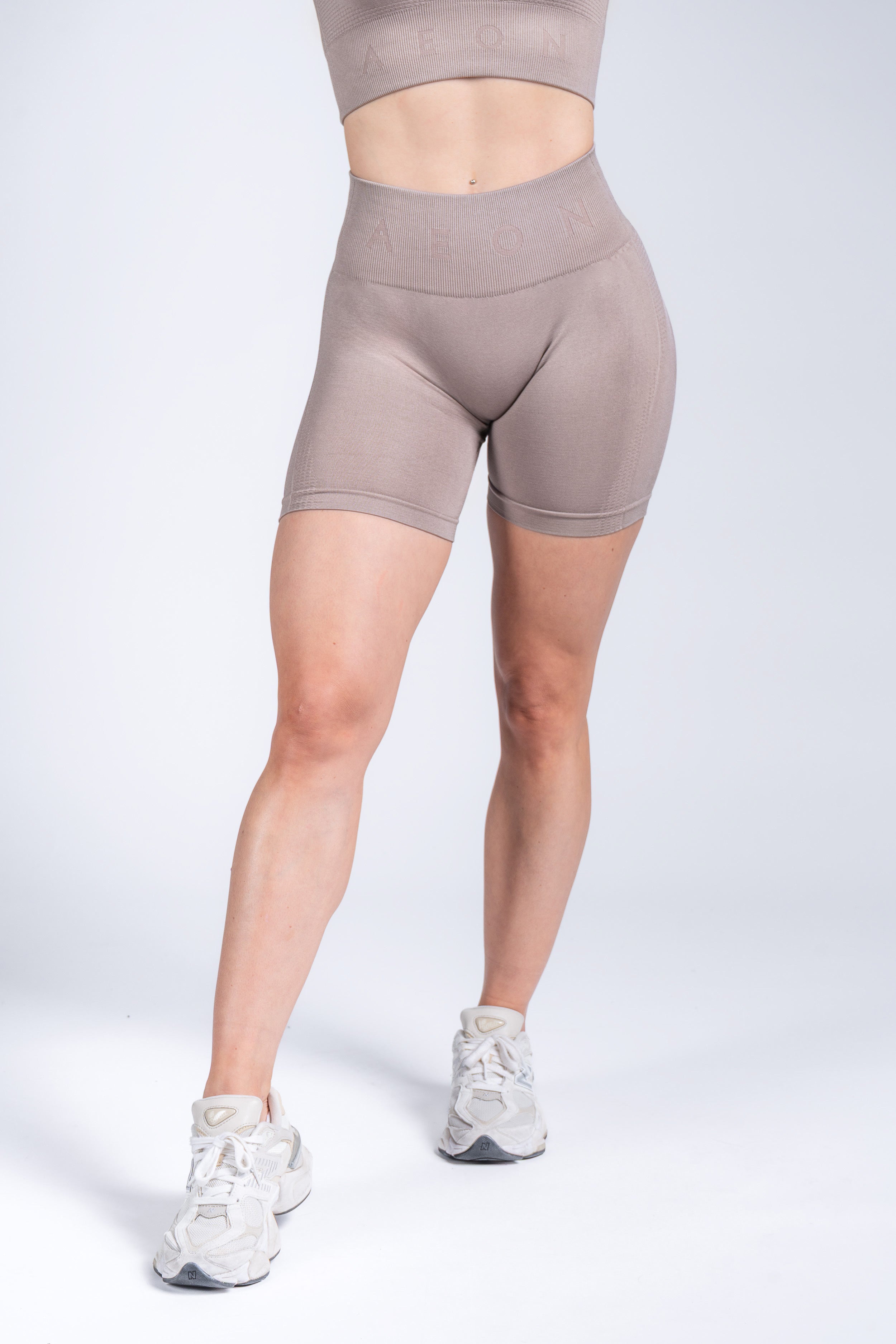 ELEVATE SEAMLESS SHORTS