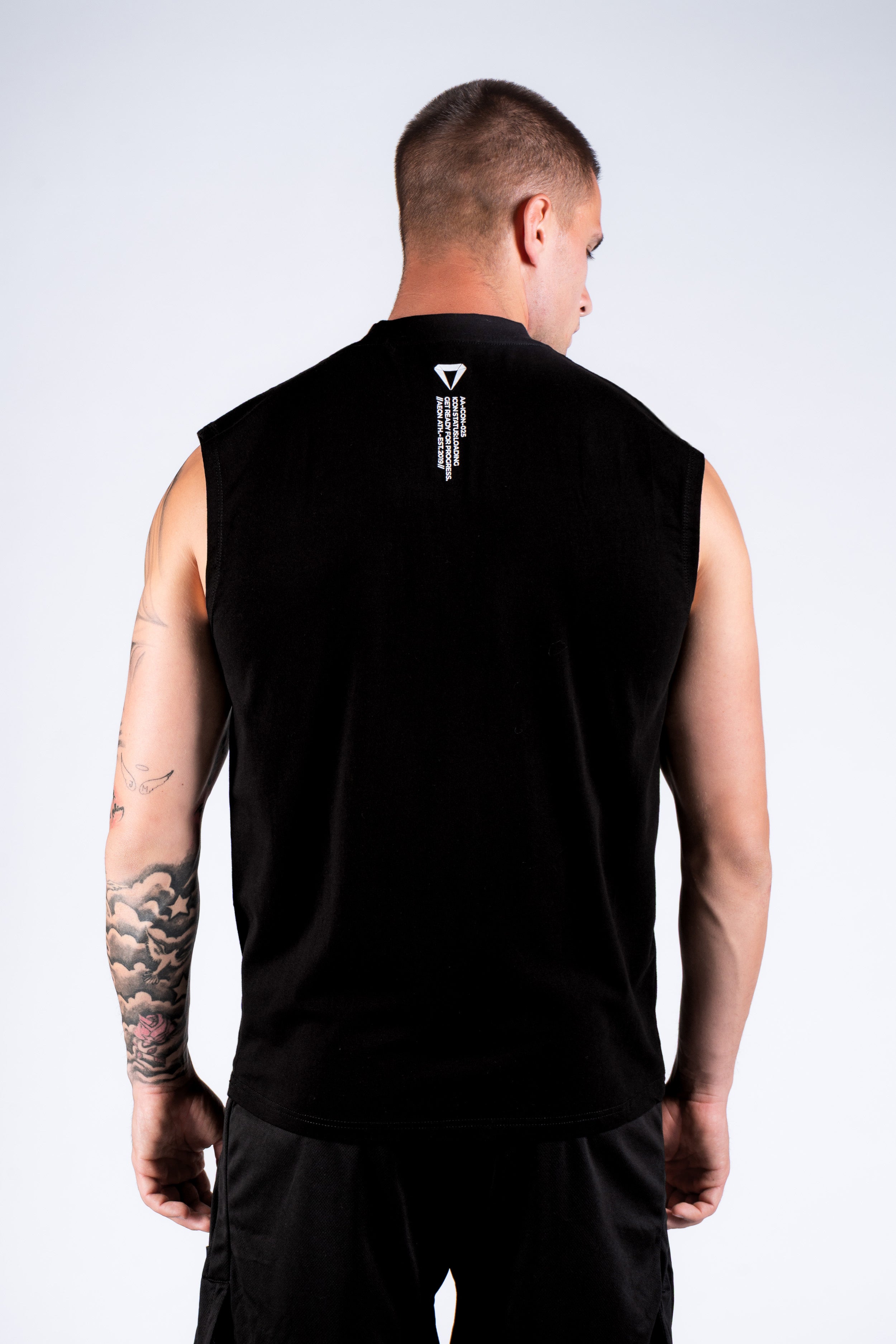 ICON 24/7 SLEEVELESS TEE