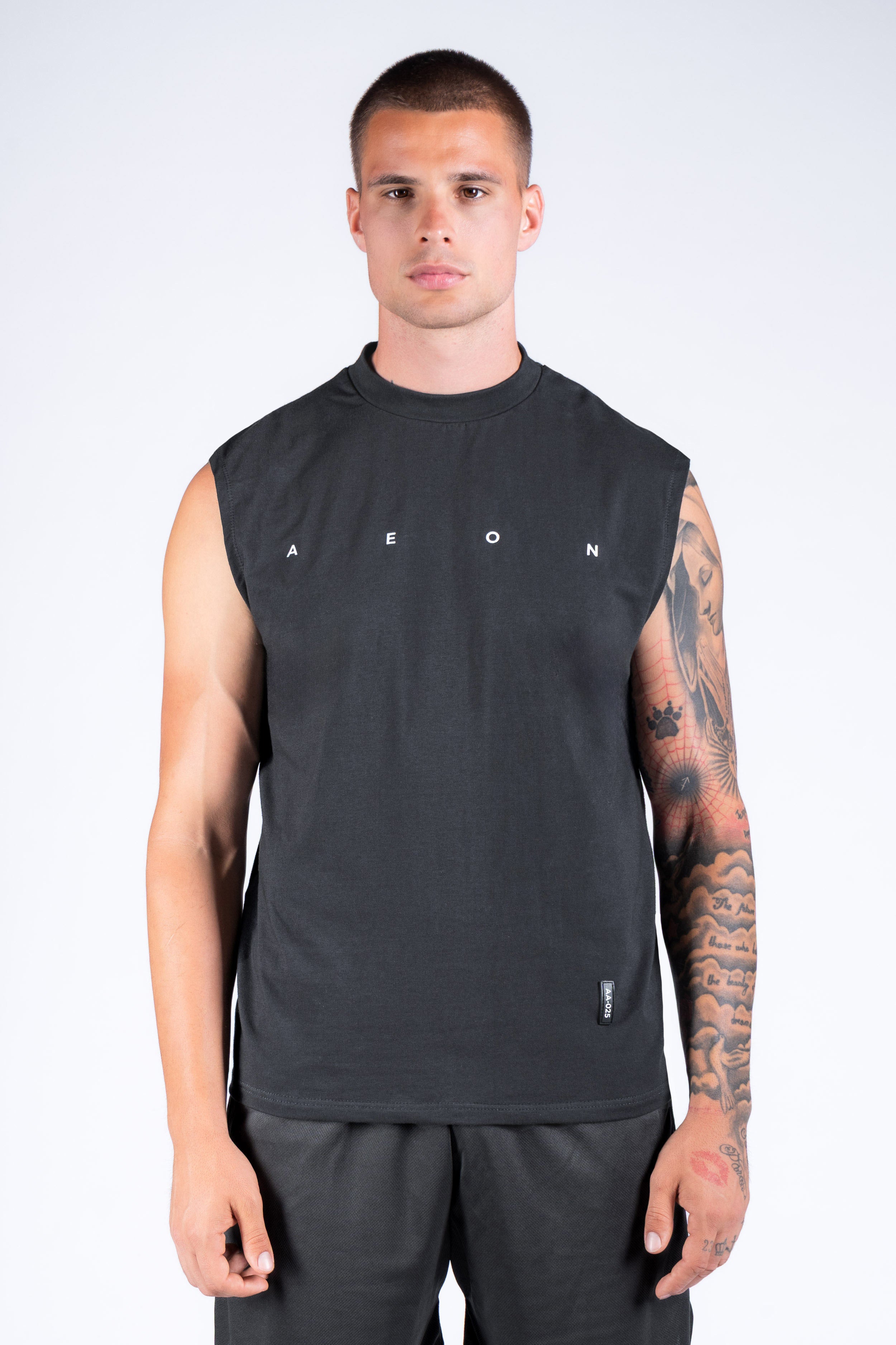 ICON 24/7 SLEEVELESS TEE
