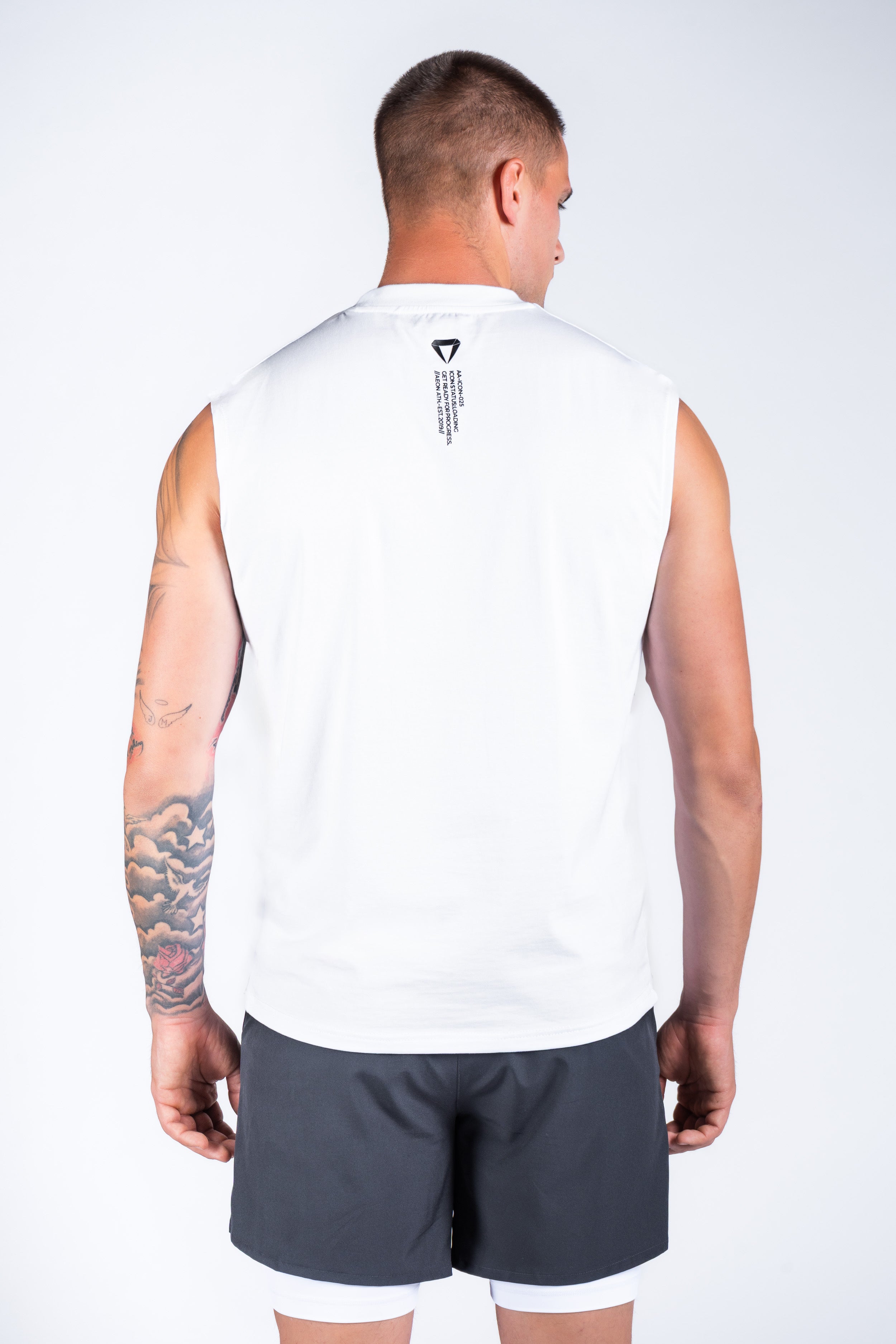 ICON 24/7 SLEEVELESS TEE
