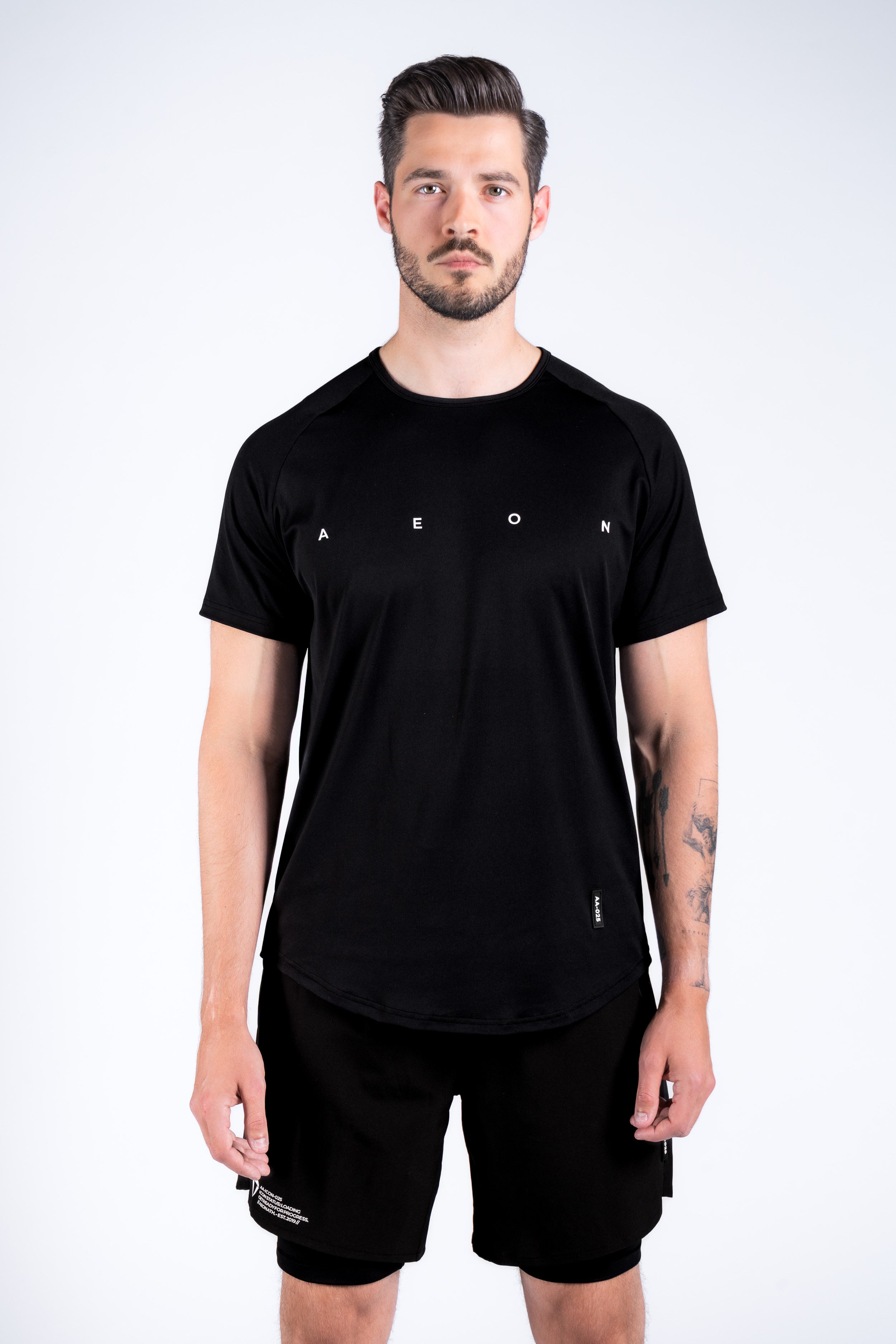 ICON PERFORMANCE TEE