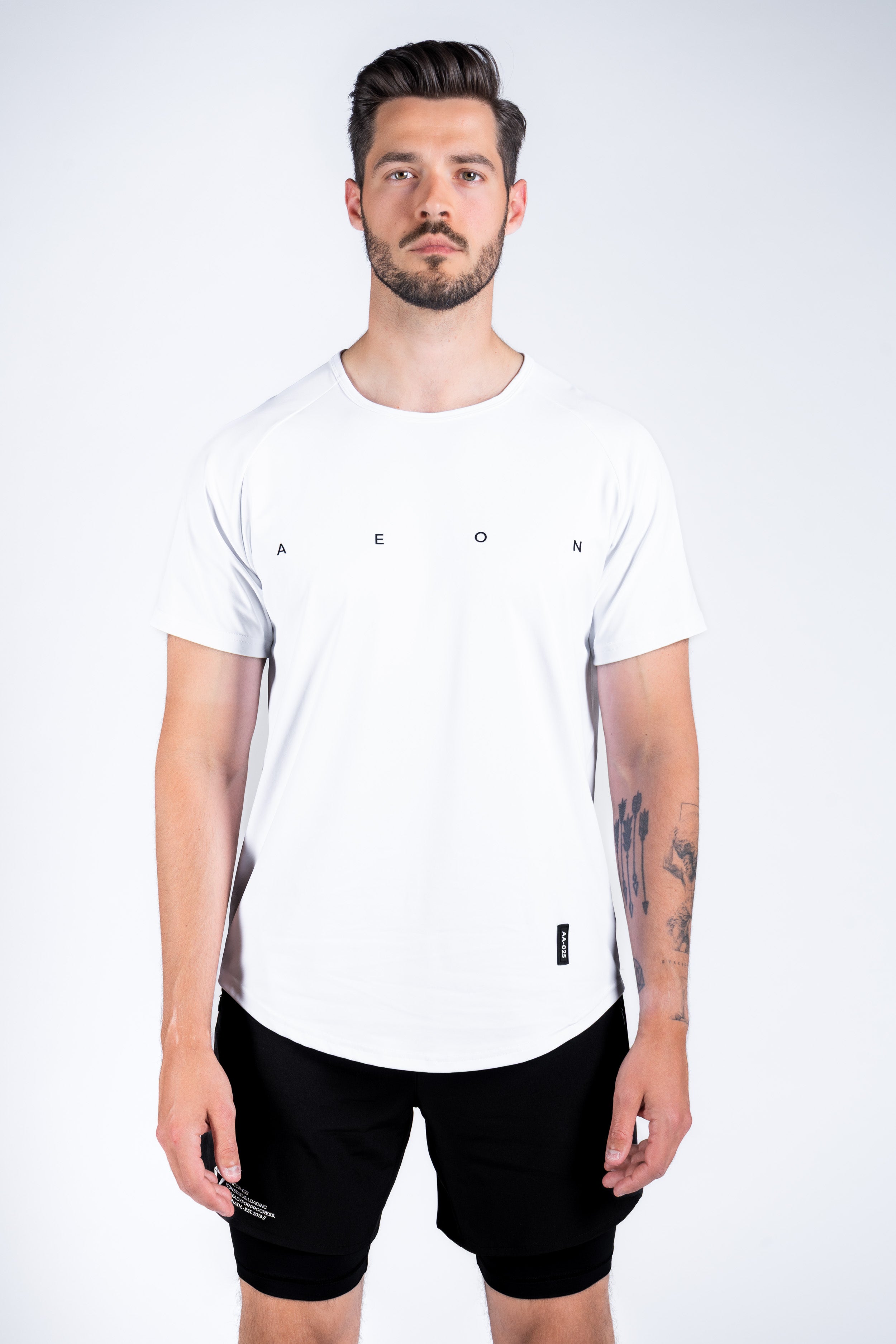 ICON PERFORMANCE TEE