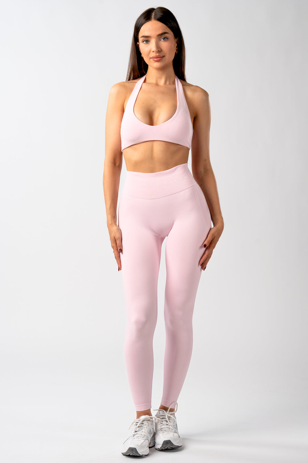 MOTION SEAMLESS HALTER NECK BRA V2