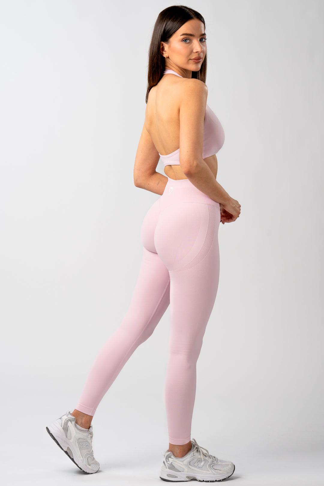 MOTION SEAMLESS HALTER NECK BRA V2