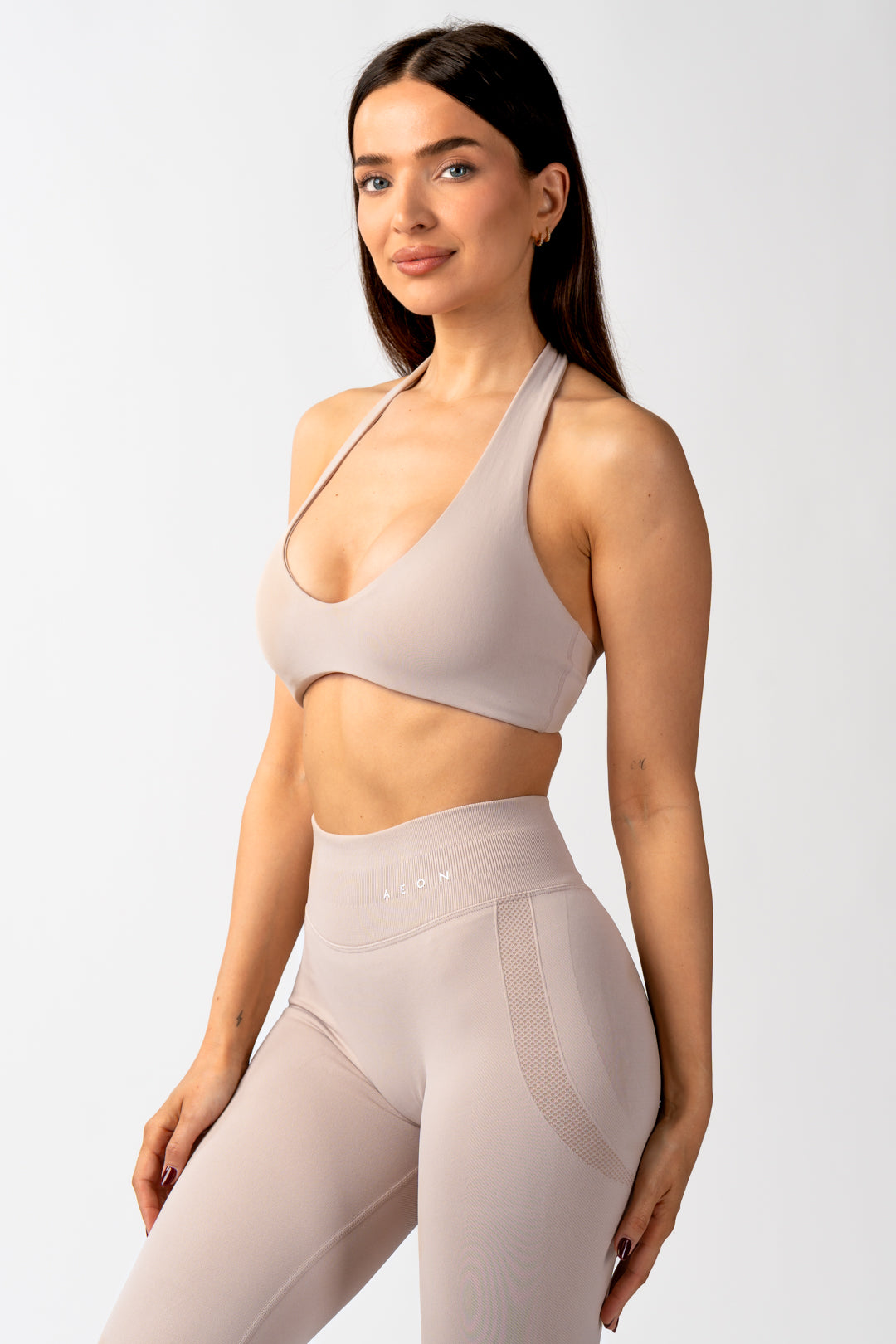MOTION SEAMLESS HALTER NECK BRA V2