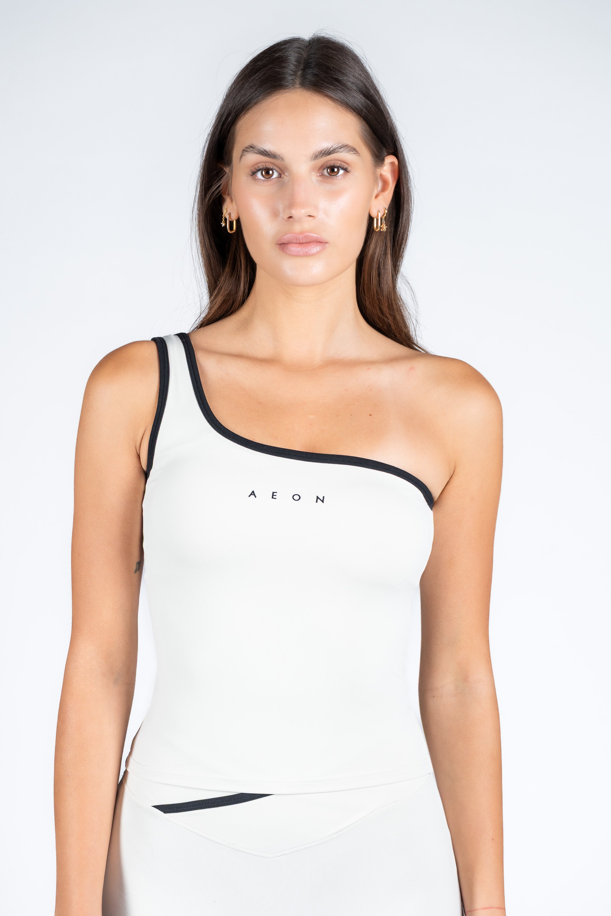 SECOND SKIN ONE SHOULDER TOP
