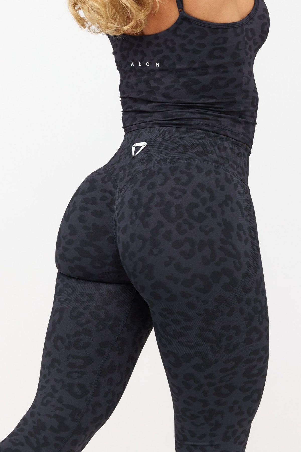MOTION LEO MID WAIST SCRUNCH LEGGINGS V2