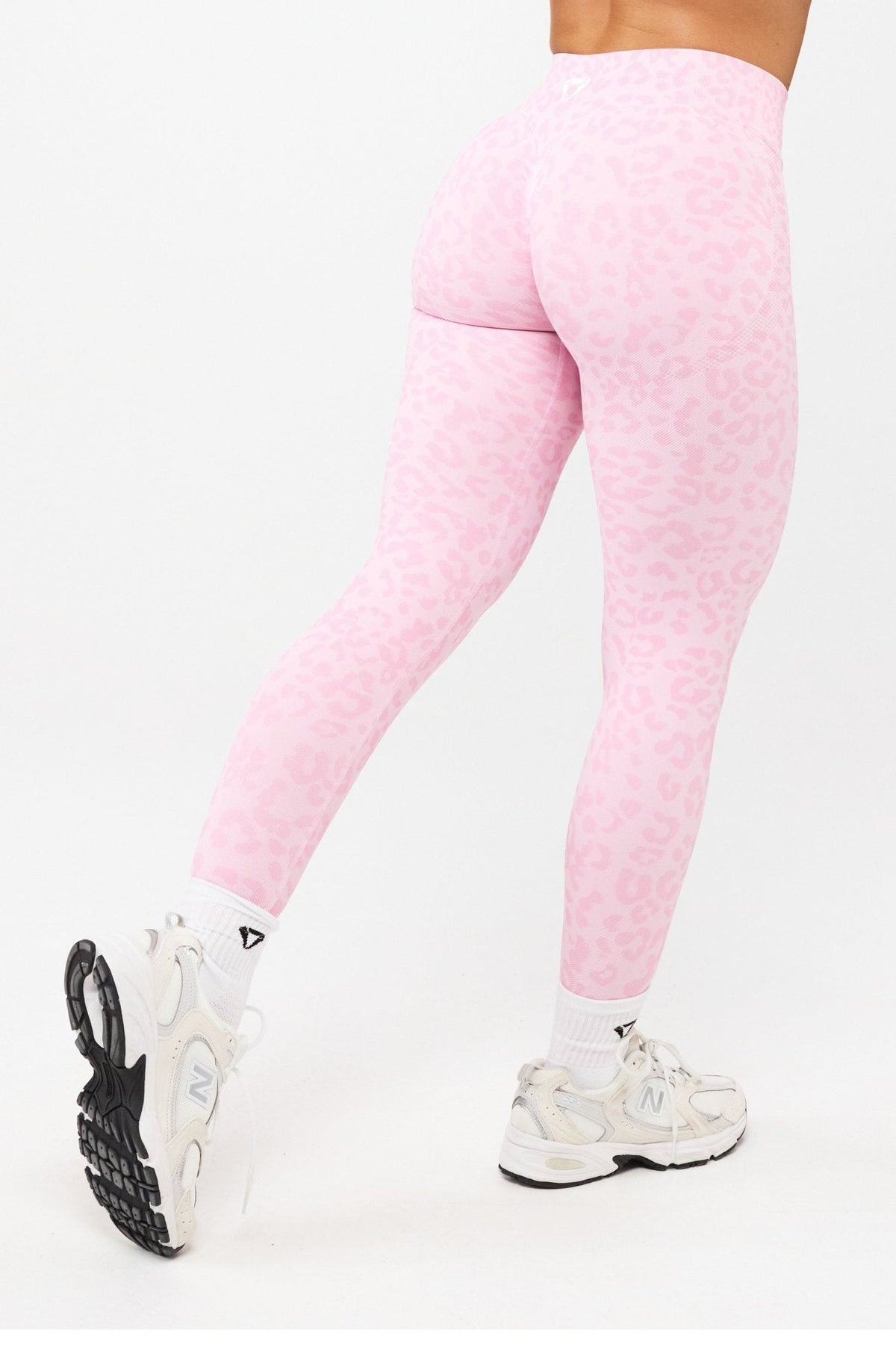 MOTION LEO MID WAIST SCRUNCH LEGGINGS V2 - Aeon Athletics