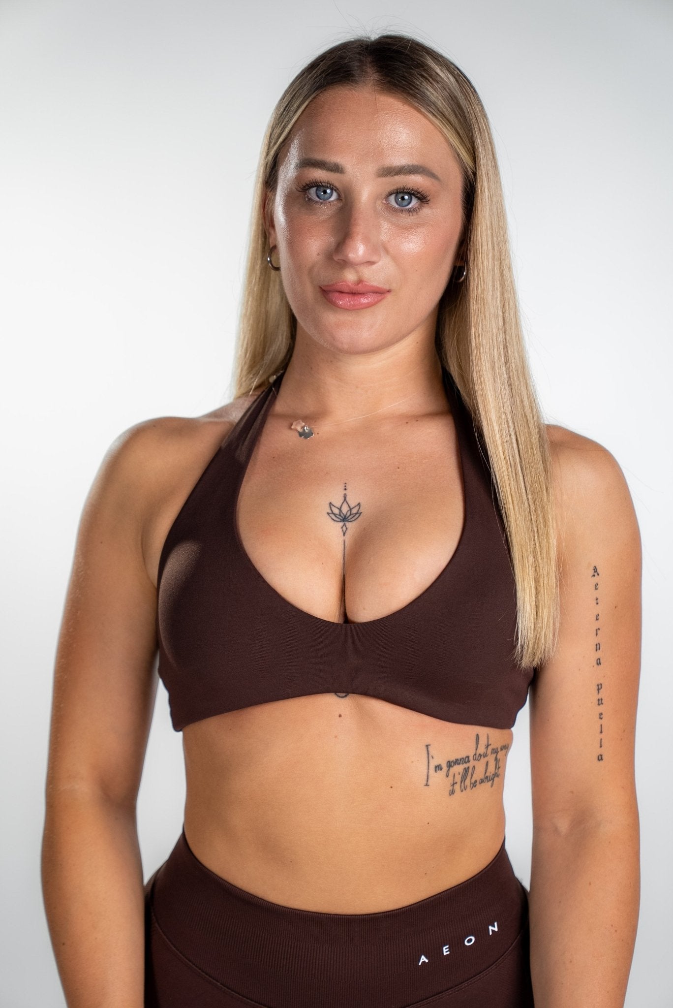MOTION SEAMLESS HALTER NECK BRA V2 - Aeon Athletics